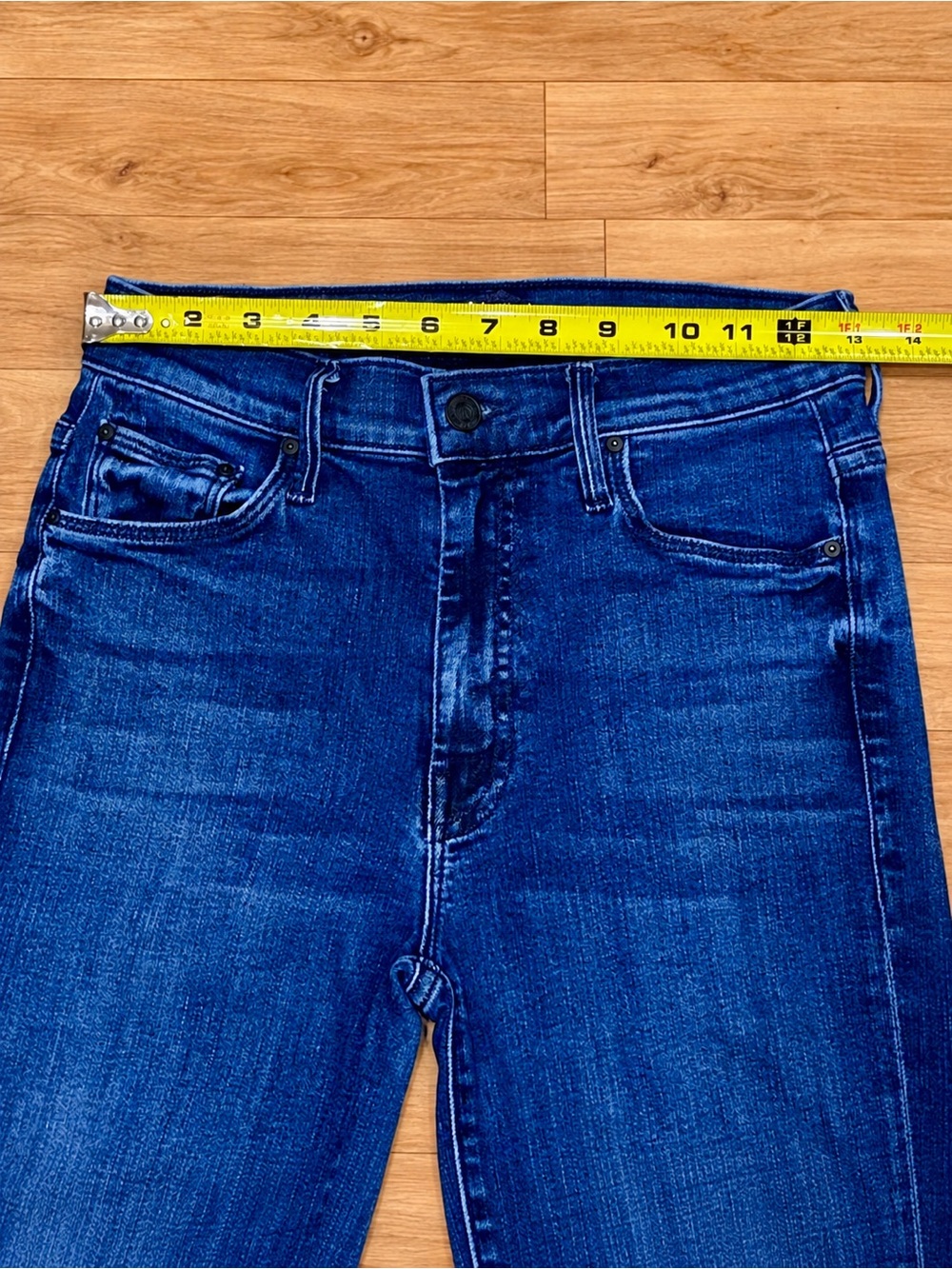 MOTHER The Weekender Fray Flare Stretch Denim Jeans Women’s 26x31 EUC - Picture 12 of 13